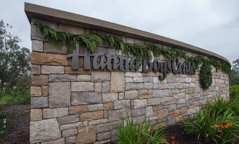 30 alumni apply for Hanna Center scholarships