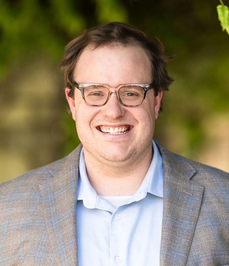 Andrew Holt